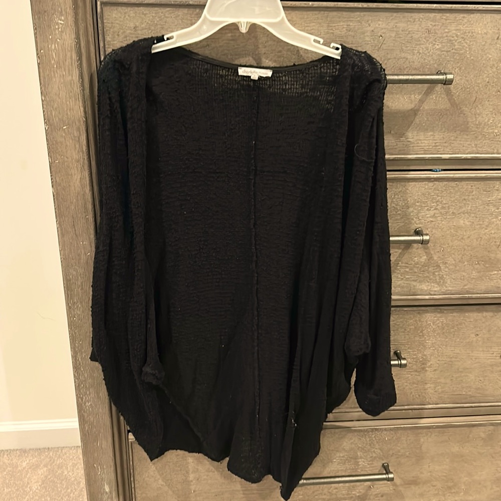 Black sweater no buttons